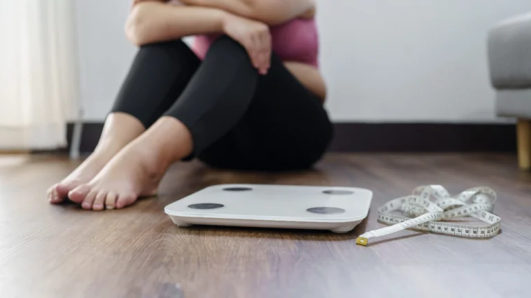 เช็กพฤติกรรมแฝงที่ทำให้ระบบเผาผลาญแย่ลงในวัย 40+ พร้อมวิธีแก้ไข