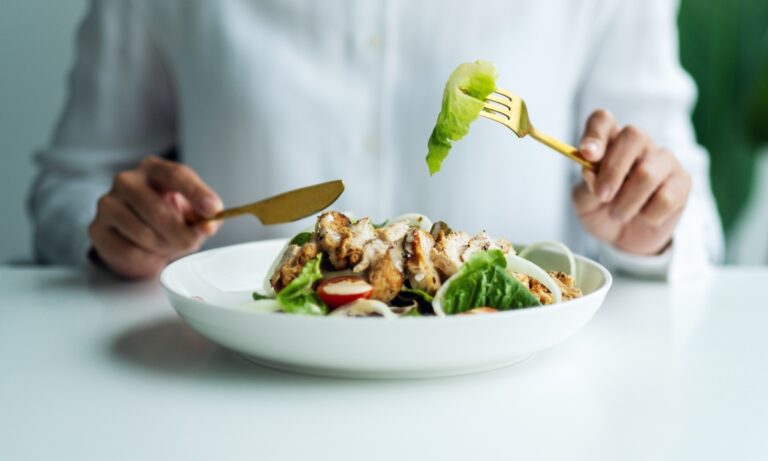 กินให้ตรงวัย = สุขภาพยืนยาว