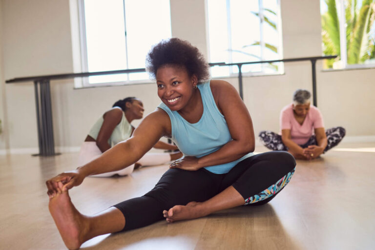 5 ท่าออกกำลังกาย Low Impact สำหรับคนเจ็บเข่า น้ำหนักตัวเยอะ