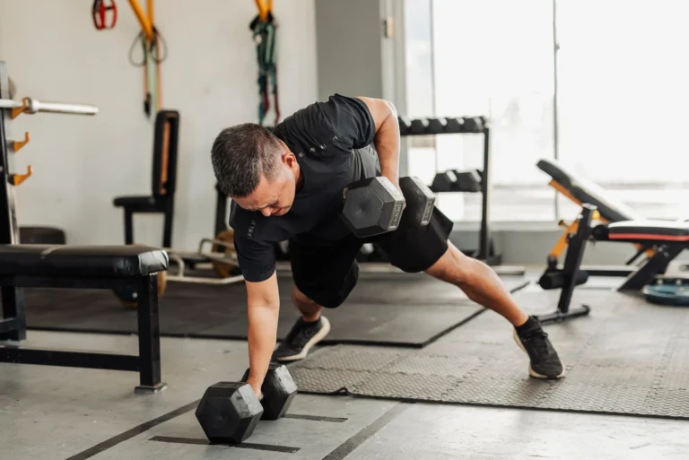 Strength Training คืออะไร? มีอะไรบ้าง รวมประโยชน์ ประเภทและวิธีฝึก